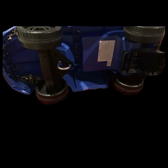 Ride on car - Picture 3 of 3